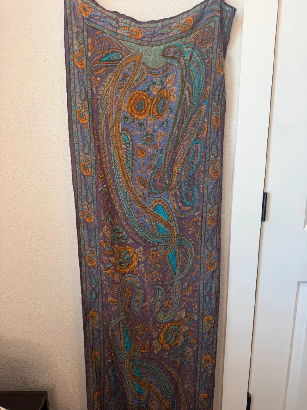 !00% Silk Made in India Purple Paisley Floral Scarf